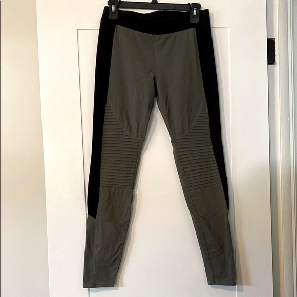 Fox Pants - Womens Fox Racing Black and Green Moto Leggings - Size medium